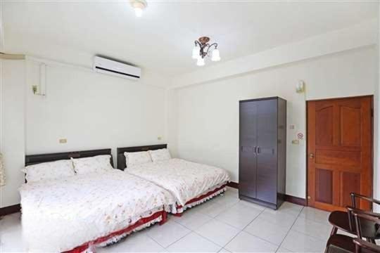 Plum Inn 1 Чічі Екстер'єр фото