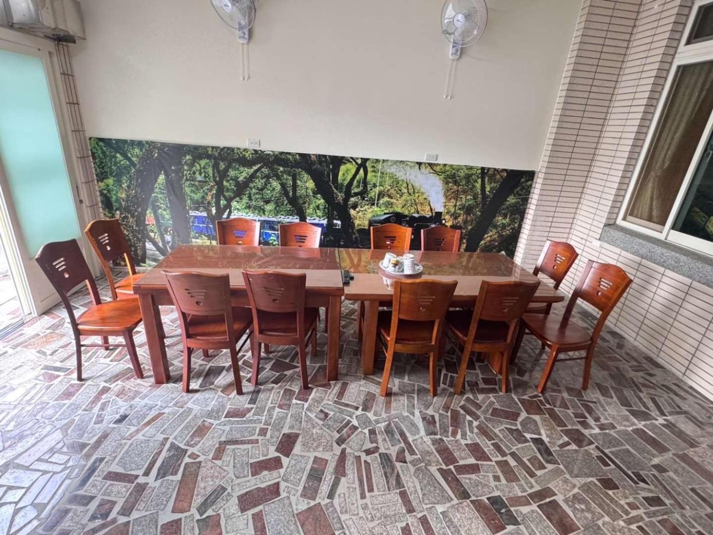 Plum Inn 1 Чічі Екстер'єр фото